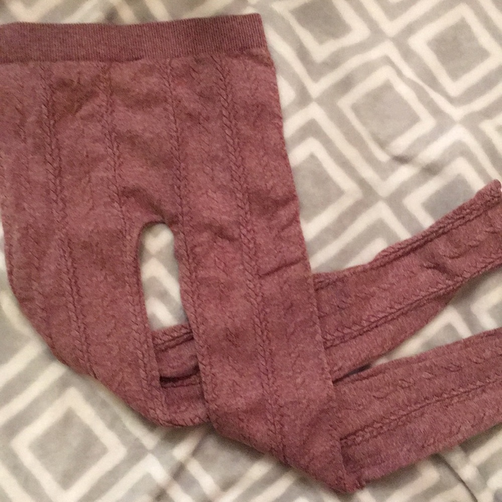 Nikibiki red cable leggings